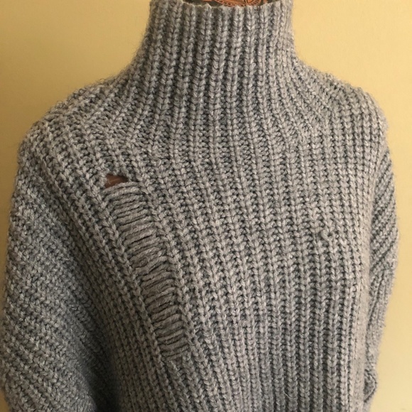 ZARA Over Sized Turtleneck with Distress - Picture 1 of 16